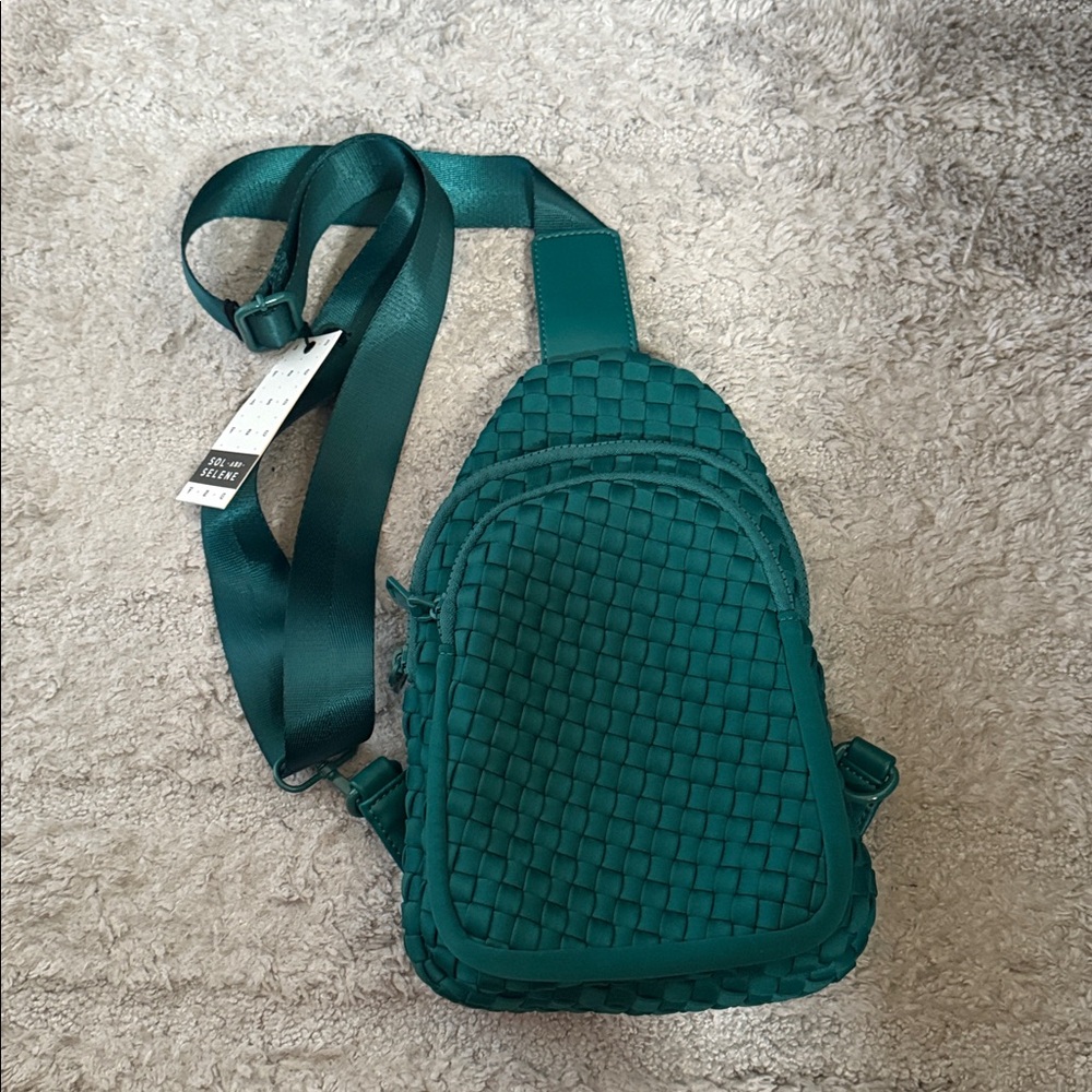Elegant Green Woven Crossbody Bag